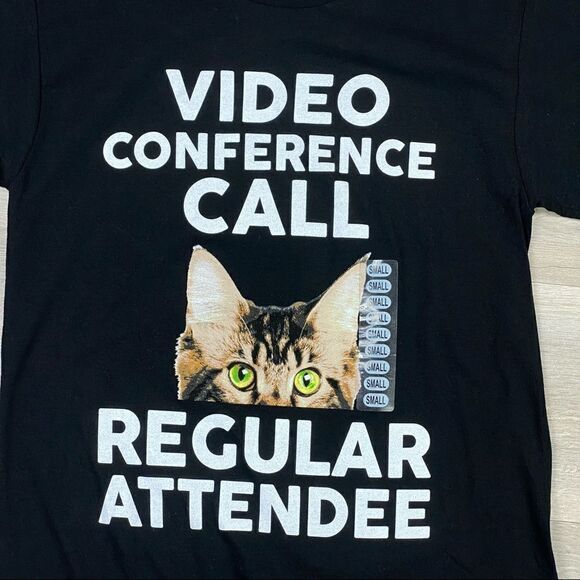 Mad Engine Conference Call Cat Short Sleeve T-shirt Black S NWT - Picture 2 of 6